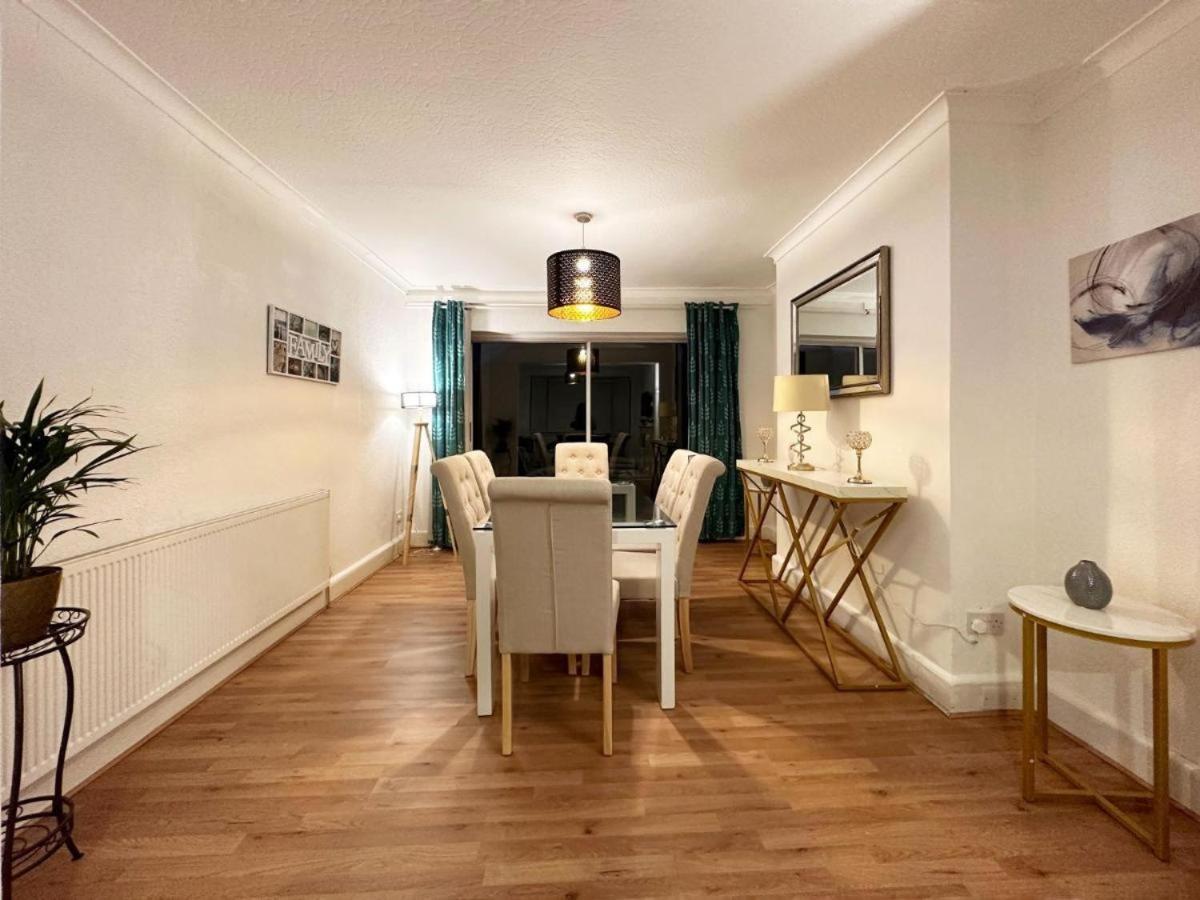 Charming 3-Bedroom Family Home Лондон Экстерьер фото